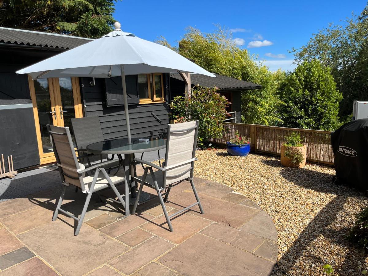 Hascombe Accommodation Exterior foto